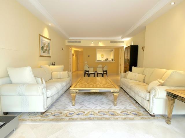 Piso en venta en Barriada Islas Canarias, Costa del Sol Occidental