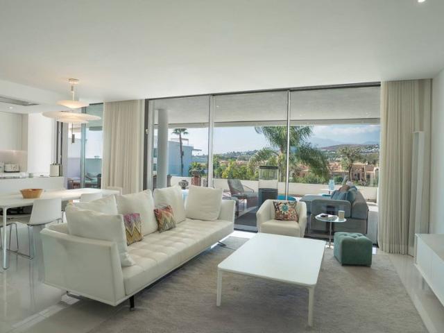 Piso en venta en Barriada Islas Canarias, Costa del Sol Occidental