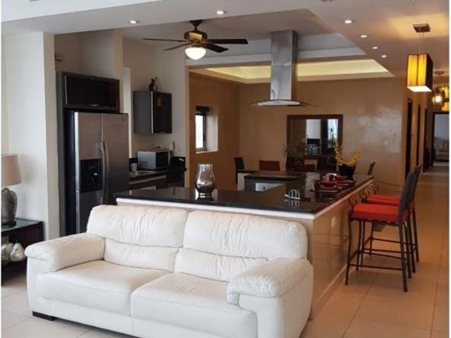 Piso de alto standing en alquiler en Bella Vista, Panamá