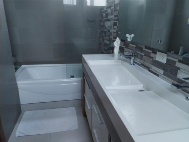 Piso de alto standing en alquiler en Bella Vista, Panamá