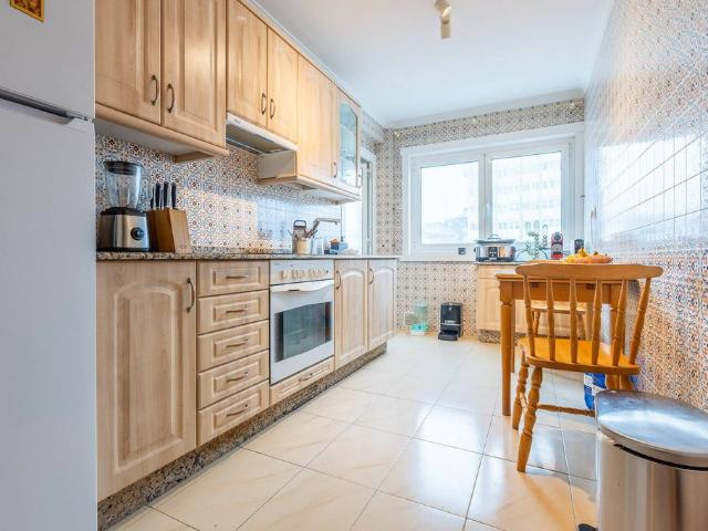 Piso en venta en O Orzán, A Coruña