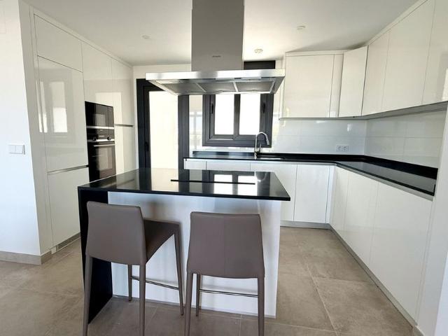 Piso en venta en Nueva Atalaya, Estepona