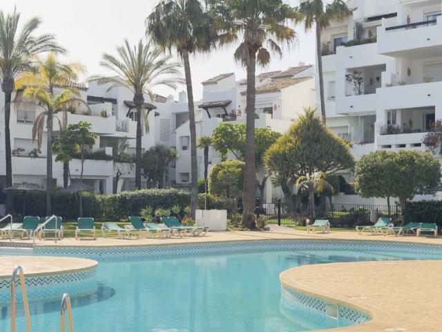 Piso en venta en Barriada Islas Canarias, Costa del Sol Occidental