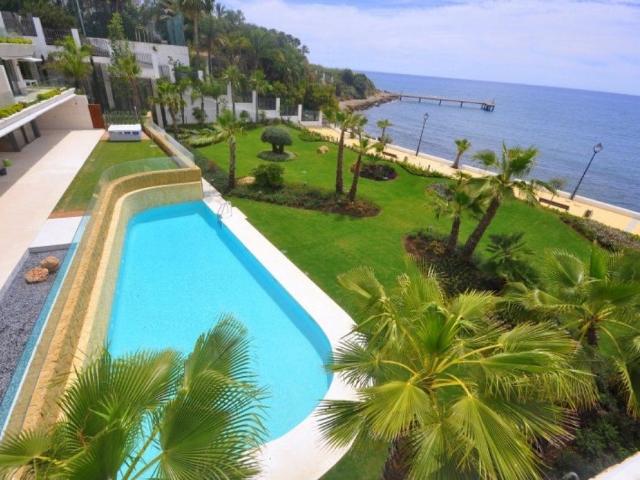 Piso en venta en Barriada Islas Canarias, Estepona