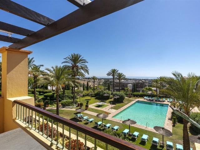 Piso en venta en La Alquería-El Paraíso, Costa del Sol Occidental