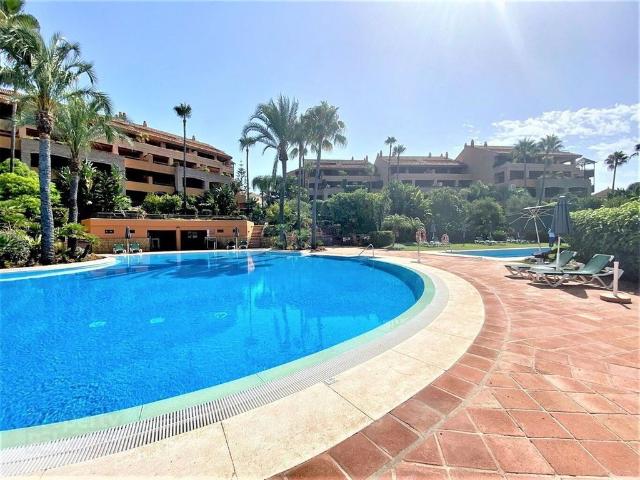 Piso en venta en Marbella, Rio Real