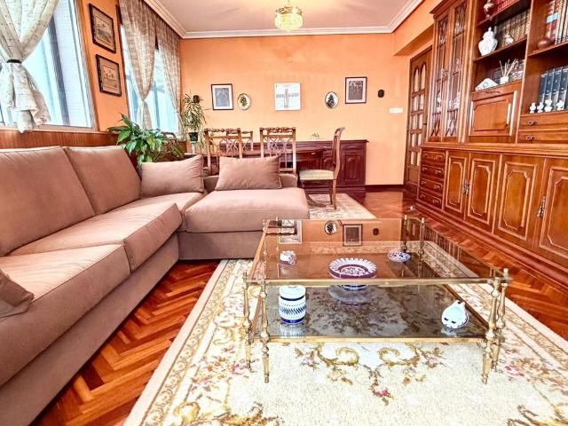 Piso en venta en Catro Camiños, A Coruña
