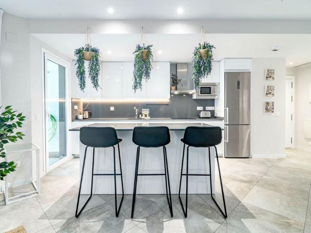 Piso en venta en Divina Pastora, Costa del Sol Occidental