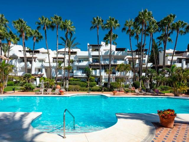 Piso en venta en Marbella, Urbanización Los Verdales