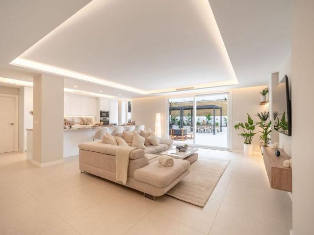 Piso en venta en Nueva Andalucía, Marbella