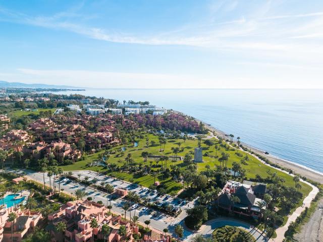 Piso en venta en Barriada Islas Canarias, Estepona