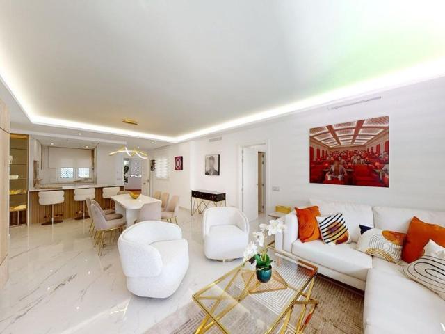 Piso en venta en Marbella, Puerto Banús