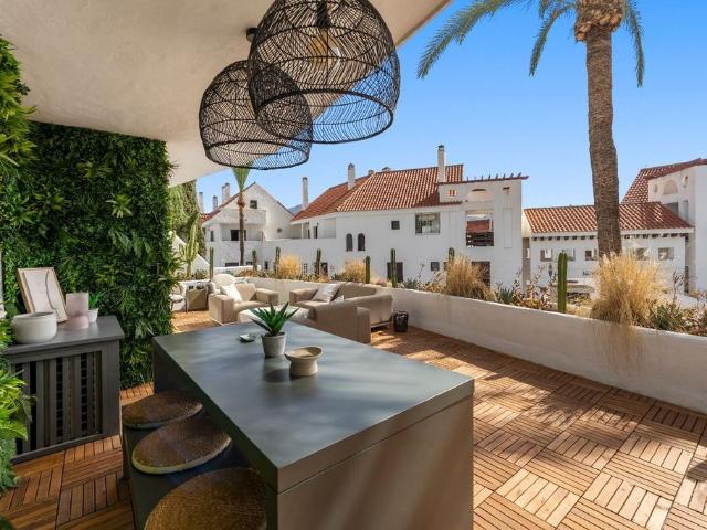 Piso en venta en Nueva Andalucía, Marbella