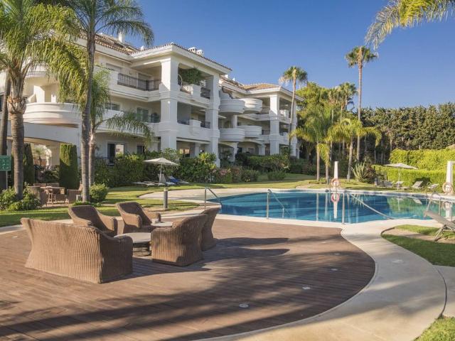 Piso en venta en Marbella, Urbanización Los Verdales