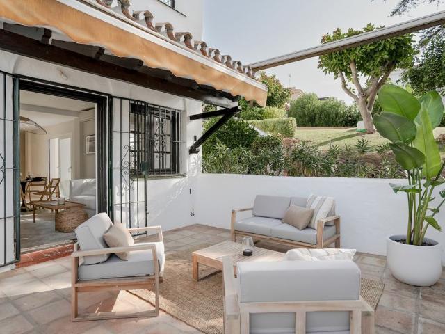 Piso en venta en Aldea Blanca, Marbella