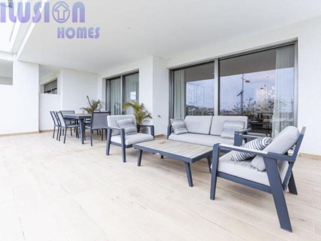 Piso en venta en Alcazaba Beach, Estepona