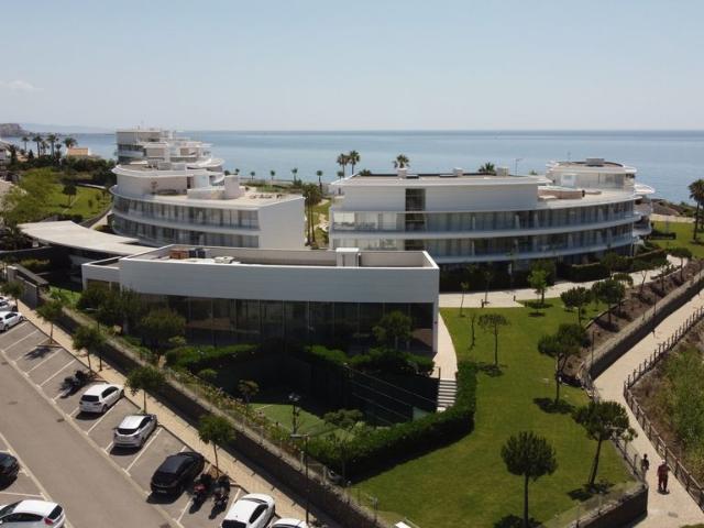 Piso en venta en Urbanización Puerto Estepona (Seghers), Costa del Sol Occidental
