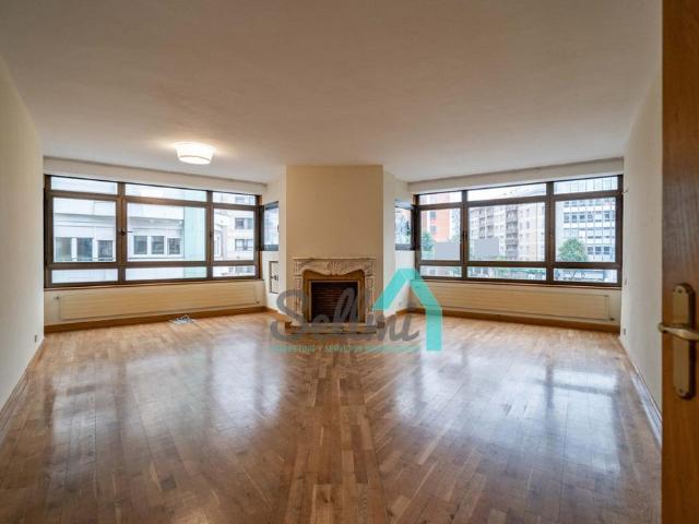 Piso en venta en Llamaquique, Oviedo