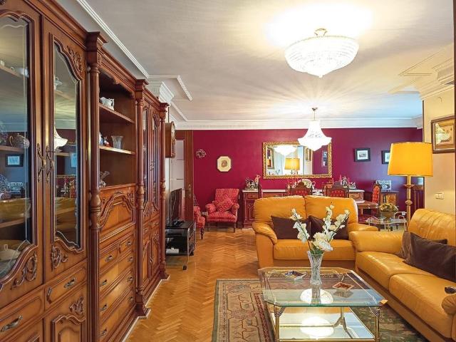 Piso en venta en Moratalaz, Madrid