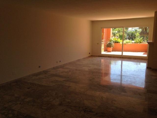 Piso en venta en Barriada Islas Canarias, Costa del Sol Occidental