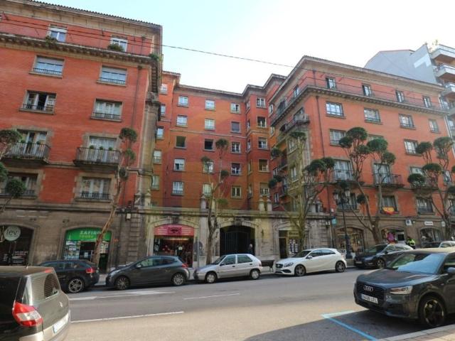 Piso en venta en Oviedo, Llamaquique