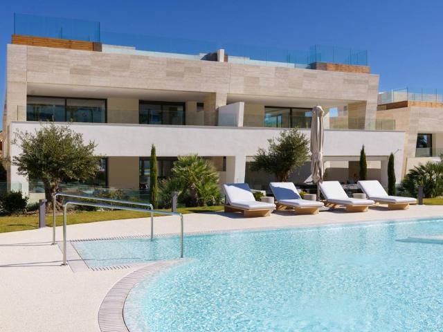 Piso en venta en Marbella, Urbanización Los Verdales