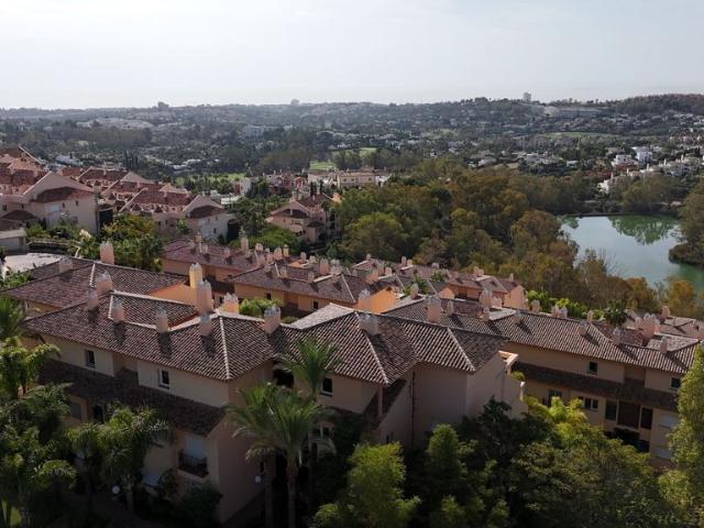 Piso en venta en Nueva Andalucía, Costa del Sol Occidental