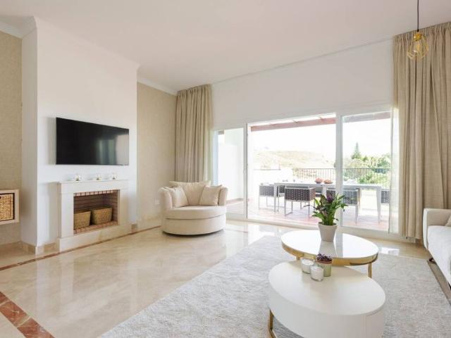 Piso en alquiler en La Alquería-El Paraíso, Costa del Sol Occidental