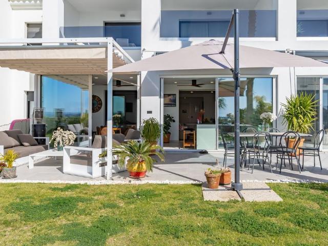 Piso en venta en Barriada Islas Canarias, Estepona