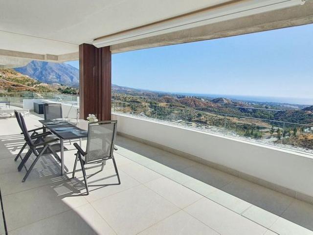 Piso en venta en Nueva Andalucía, Marbella