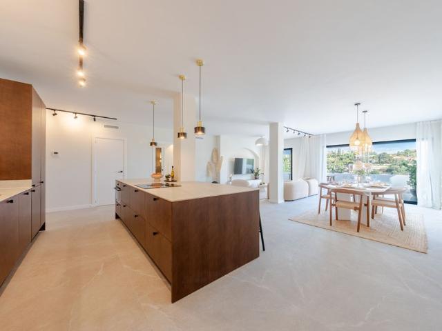 Piso en venta en Nueva Andalucía, Costa del Sol Occidental