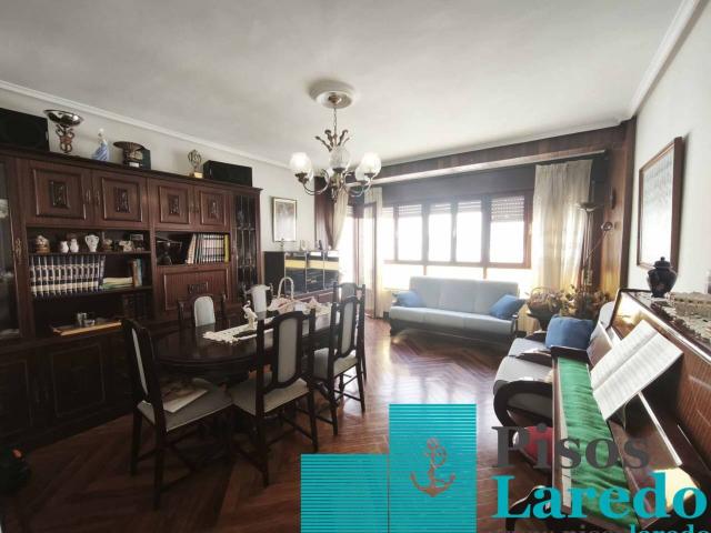 Piso en venta en Laredo
