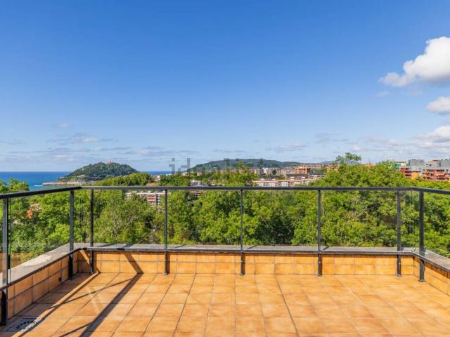 Ático en venta en Mendebaldea, Donostia-san Sebastián