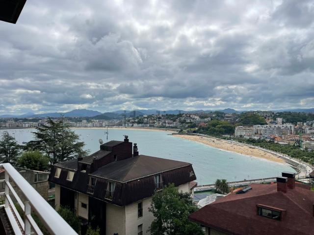 Dúplex en alquiler en Mendebaldea, Donostia-san Sebastián