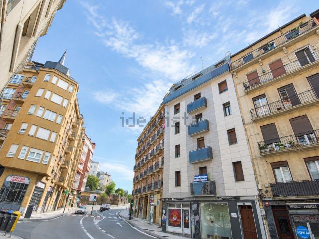 Piso en venta en Aldakoena, Donostia / San Sebastián