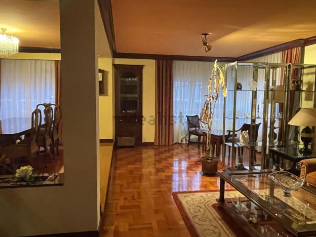 Piso en venta en El Coto, Gijón