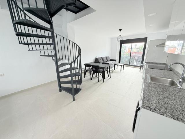 Ático en alquiler en Este, Málaga-Costa del Sol