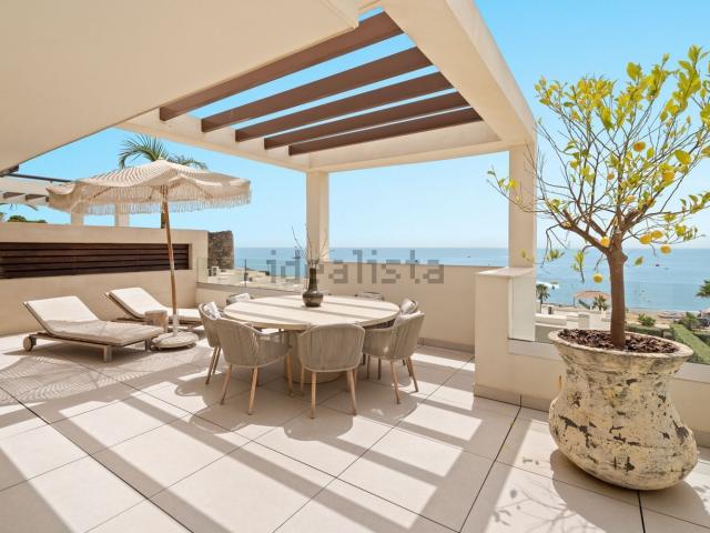 Dúplex en alquiler en Dominion Beach, Estepona