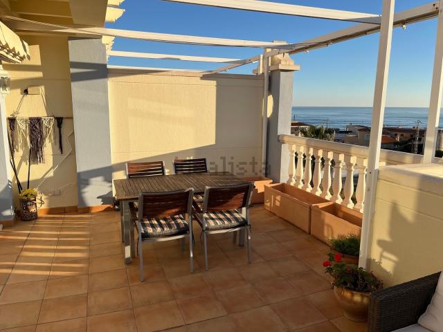 Ático en alquiler en les Marines, Dénia