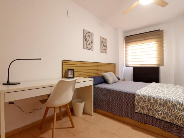 Piso en alquiler en Alicante, les Carolines Altes
