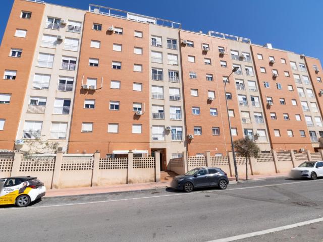 Piso en venta en San Luis, Almería