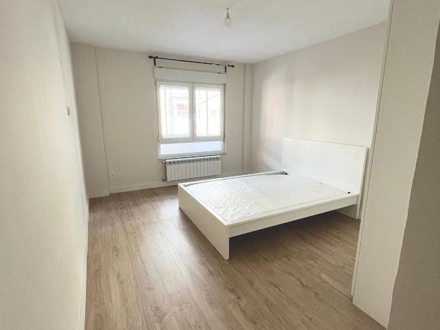 Piso en alquiler en San Lorenzo - La Palomera - San Mamés, León