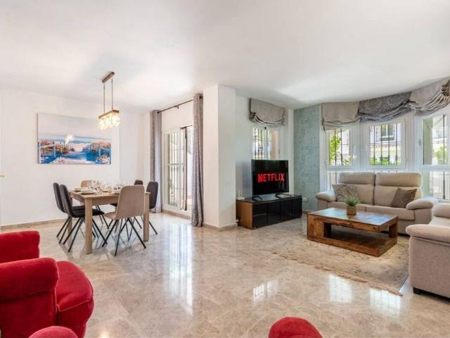 Apartamento en alquiler en Nueva Andalucía, Costa del Sol Occidental