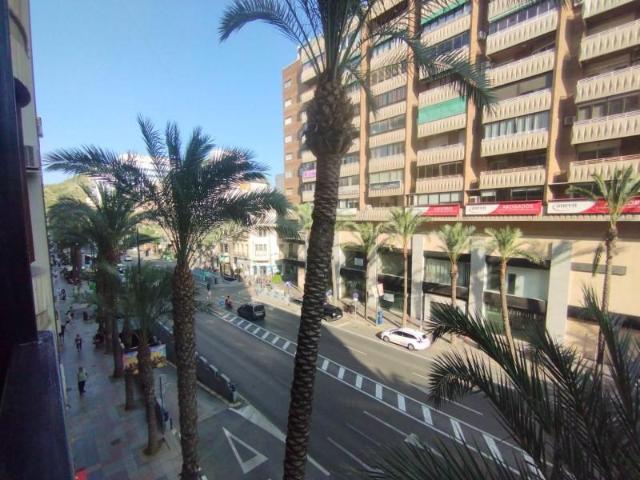 Piso en alquiler en Alicante, Pataes