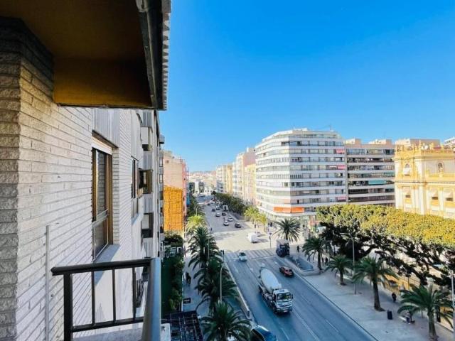 Piso en alquiler en Mercat, Alicante