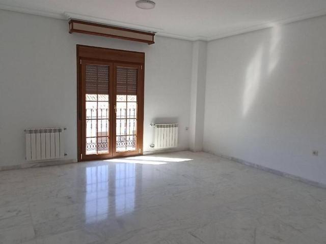 Piso en alquiler en Almendralejo