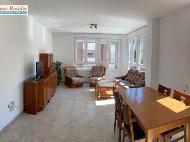 Piso en alquiler en 500 Viviendas, Almería