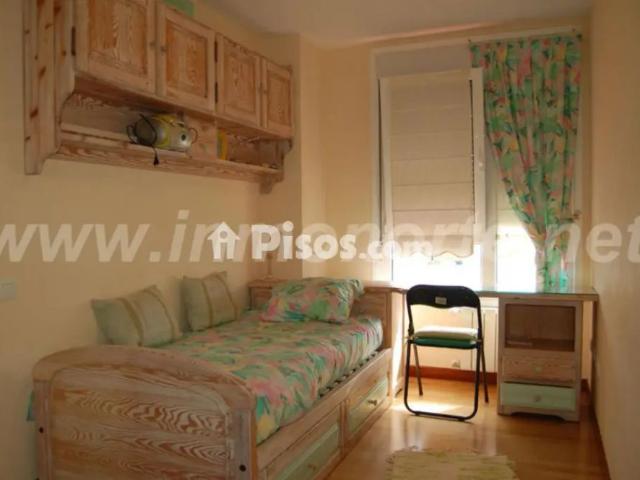 Apartamento en alquiler en Laredo