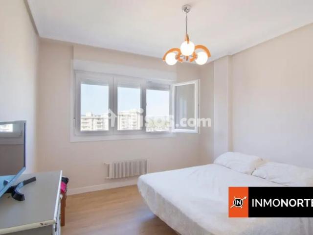 Apartamento en alquiler en Laredo