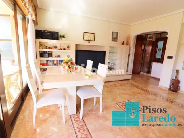Apartamento en alquiler en Laredo